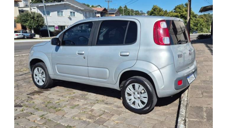 FIAT - UNO - 2011/2011 - Prata - R$ 28.000,00
